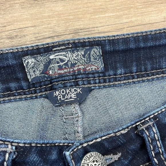 Silver aiko kick flare cropped Jeans 28x22 - Picture 3 of 7